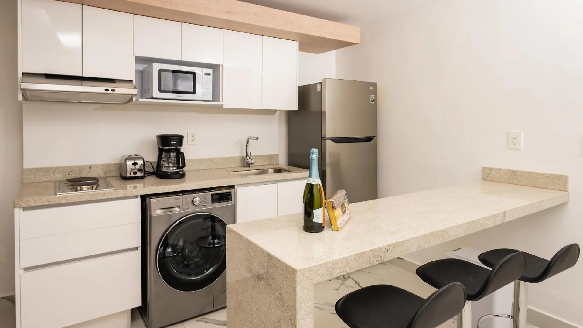 Lujo Y Calidez En Barcelona Condos Cancún