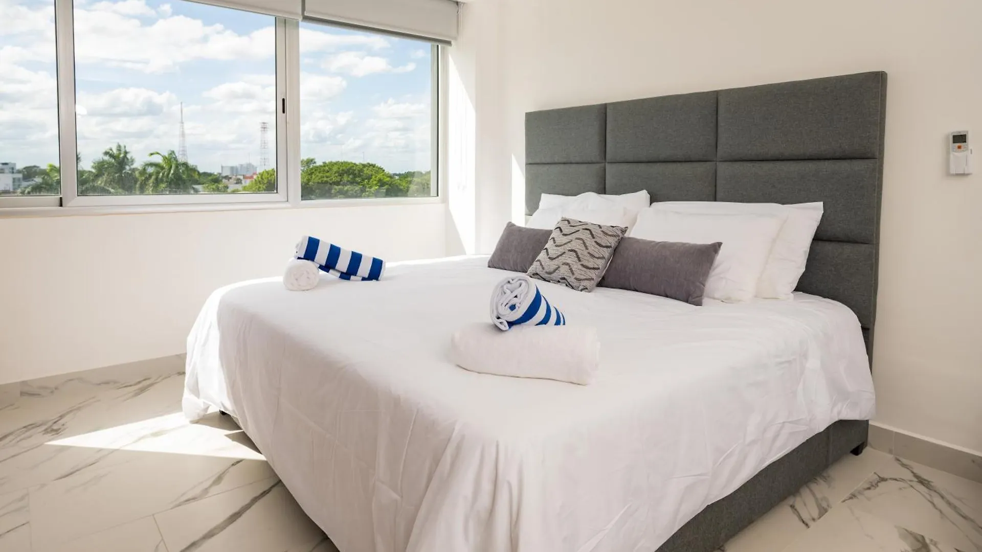 Lujo Y Calidez En Barcelona Condos Cancún